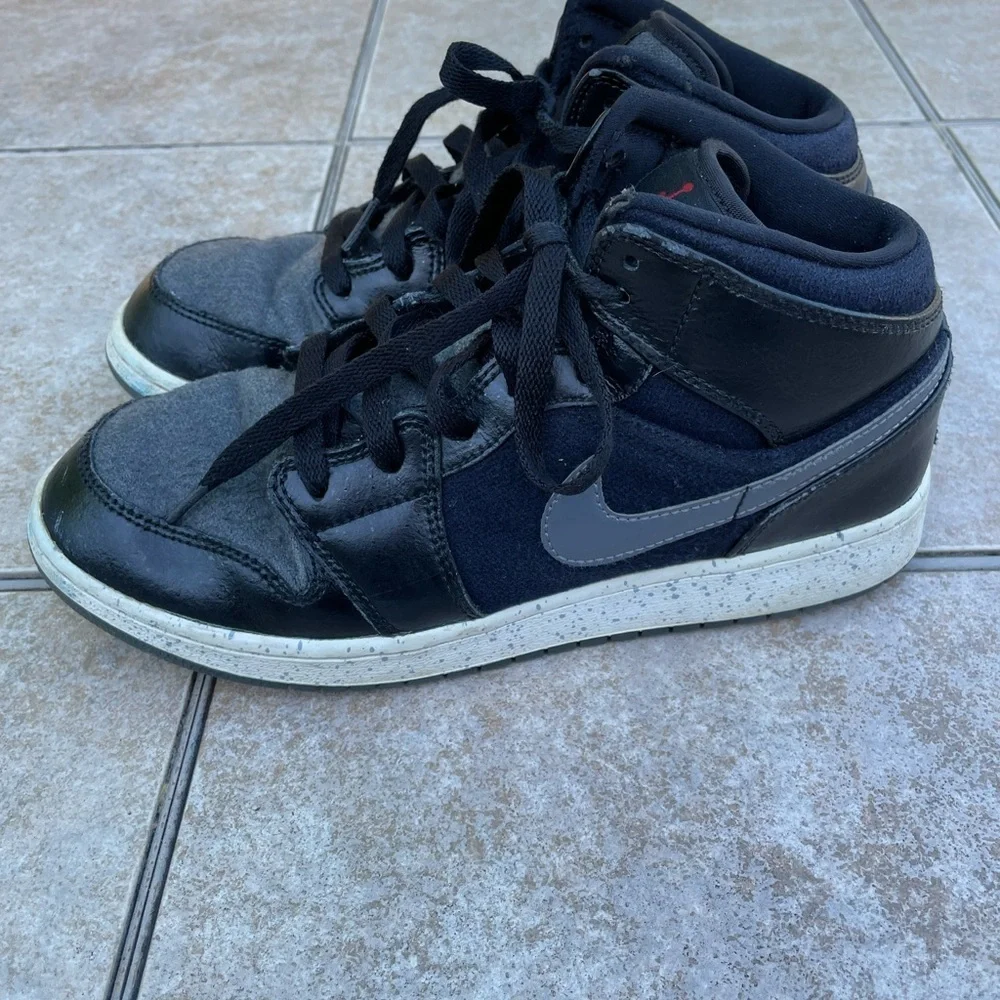 Air Jordan 1 Mid Premium